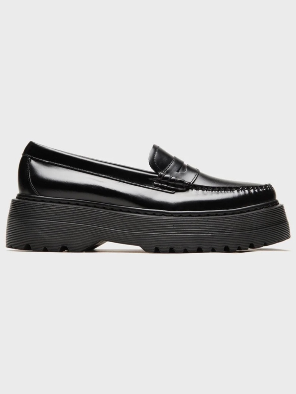 G.H. Bass Whitney Platform Weejuns Loafer in Black - Picture 2 of 5